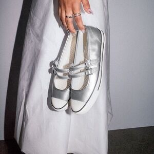 Converse Dainty Women Size 8 Mary Jane Sneakers Silver Leather All Star NWOB